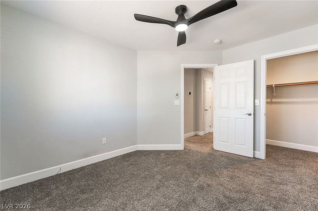 Bedroom with mirrored closet
